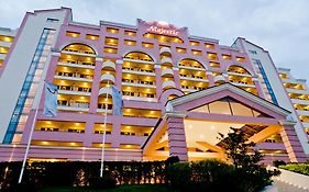 Dit Majestic Beach Apart Hotel